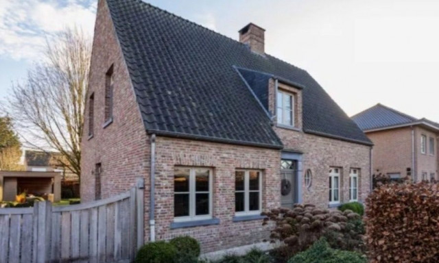 Έχτισαν σπίτι με 150.000 ευρώ και σήμερα αξίζει τα τετραπλάσια: Το μυστικό πίσω από την εκτόξευση