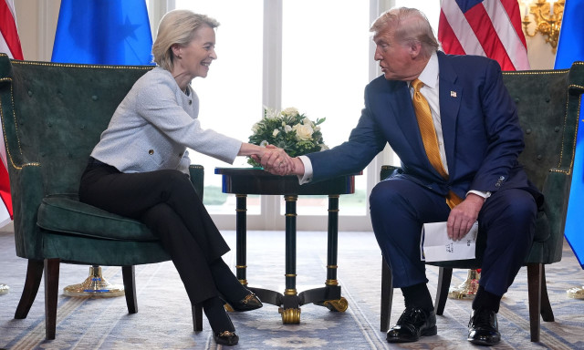 «Ξεμπλοκάρει» η συμφωνία εμπορίου Ευρωπαϊκής Ένωσης – Ηνωμένων Πολιτειών μετά το βήμα πίσω του Τραμπ