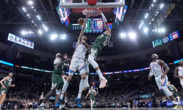 NBA: Ελεύθερη πτώση για τους Μπακς, απελπιστικά μόνος ο Γιάννης - Τα αποτελέσματα και τα highlights