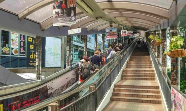 Αυτή είναι μία από τις μεγαλύτερες υπαίθριες κυλιόμενες σκάλες στον κόσμο: Η παγίδα που κρύβει