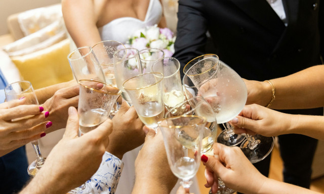 «Σαφάρι» της ΑΑΔΕ σε γάμους και βαπτίσεις - Έρχεται το ψηφιακό πελατολόγιο μετά το Πάσχα