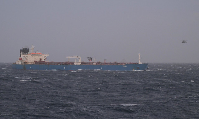 Βίντεο από το ρεσάλτο στο τάνκερ του ρωσικού σκιώδους στόλου στη Μεσόγειο