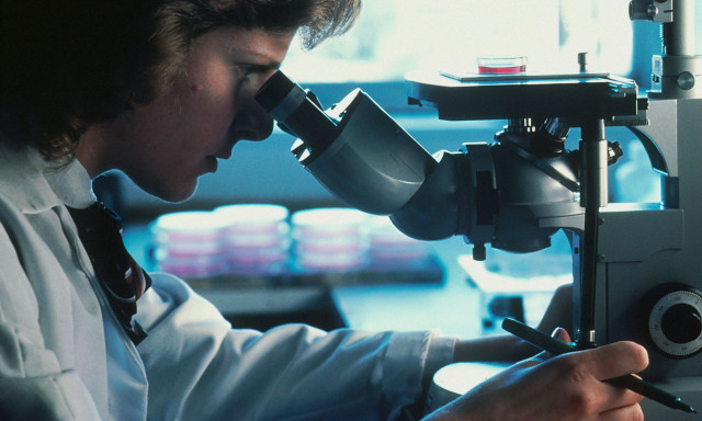 Ιστορικό υψηλό στην επιβίωση από καρκίνο: 7 στους 10 κερδίζουν τη μάχη