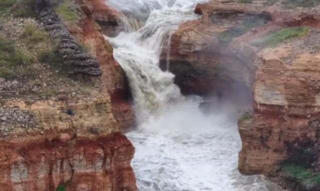 Υλίκη: Γέμισε η λίμνη από τις βροχές και τα χιόνια - Εντυπωσιακές εικόνες