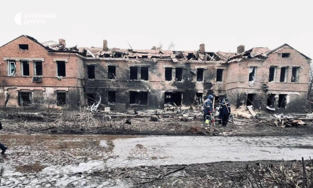 Ουκρανία: Ένας νεκρός και τουλάχιστον 20 τραυματίες από ρωσικά πλήγματα στα νοτιοανατολικά της χώρας