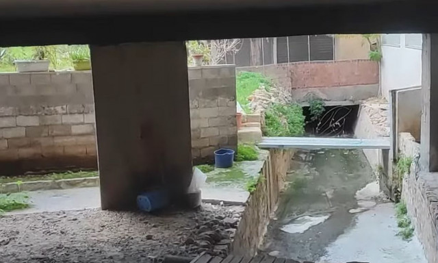 Γαλάτσι: Πολυκατοικίες έχουν χτιστεί πάνω σε ρέμα - Αποκαλυπτικές εικόνες