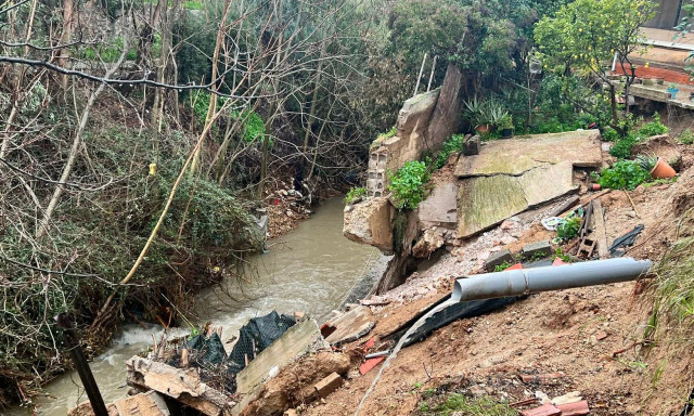 Αττική σε κατάσταση έκτακτης ανάγκης: Πλημμυρισμένα ρέματα και επικίνδυνες γέφυρες στην πρωτεύουσα