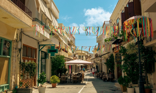 Η σπάνια φωτογραφία του Ρεθύμνου πριν από μισό αιώνα που έχει προκαλέσει συγκίνηση και νοσταλγία