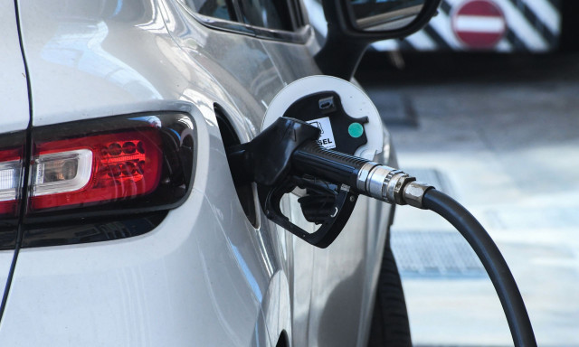 Ηράκλειο: Επίθεση αγνώστων με ναυτική φωτοβολίδα σε πρατήριο καυσίμων – Θα ανατίναζαν το τετράγωνο