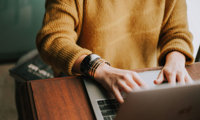 Δώρο Χριστουγέννων: Σε 3.694 εργαζόμενους δεν καταβλήθηκε - Παρέμβαση Επιθεώρησης Εργασίας