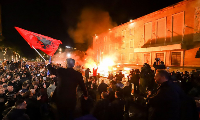 Αλβανία: Συγκρούσεις αστυνομικών με διαδηλωτές - Ζητούν την παραίτηση του Ράμα
