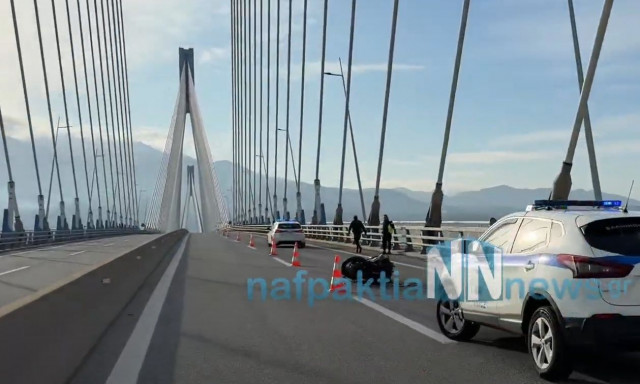 Σοβαρό τροχαίο στη γέφυρα Ρίου-Αντιρρίου: Νταλίκα συγκρούστηκε με μοτοσικλέτα - Βίντεο