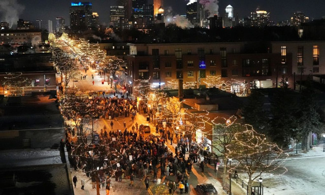 Μινεάπολη: Θύελλα αντιδράσεων μετά τη δολοφονία του Άλεξ Πρέτι από πράκτορα της ICE