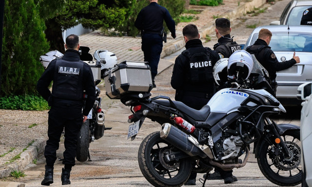 Άγριο έγκλημα στη Γλυφάδα: Σκότωσε με μαχαίρι τον πατέρα του – Το 2014 είχε σκοτώσει τη μητέρα του