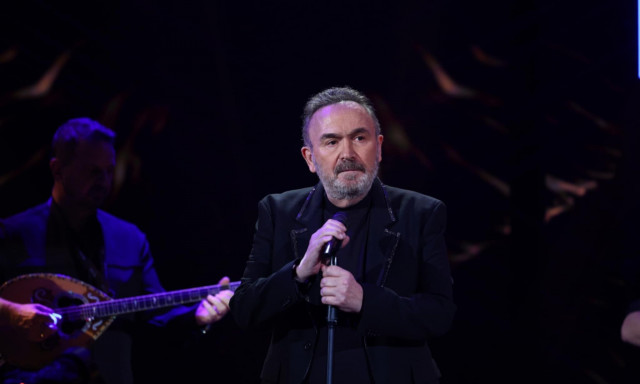 Σταμάτης Γονίδης:  Backstage φωτογραφίες από το νέο του video clip!