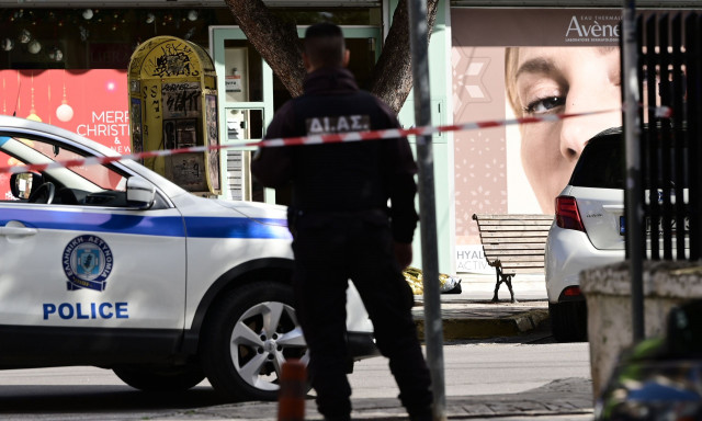 Άγριο έγκλημα στη Γλυφάδα: Σκότωσε με μαχαίρι τον πατέρα του – Το 2014 είχε σκοτώσει τη μητέρα του