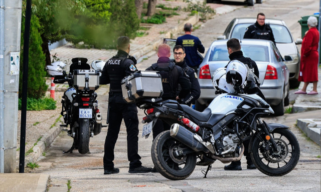 Γλυφάδα: «Έχω 2 αδέρφια θα τα σκοτώσω κι αυτά αν με αφήσετε ελεύθερο» είπε στην ΕΛ.ΑΣ. ο πατροκτόνος