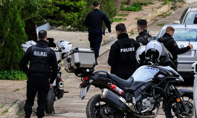 Πατροκτονία στη Γλυφάδα: Ποινική δίωξη στον 46χρονο για ανθρωποκτονία