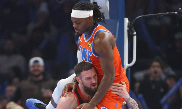 Θάντερ – Ράπτορς: Ο Μαμουκελασβίλι κράτησε τον Ντορτ στον ώμο του για να μην τραυματιστεί σοβαρά