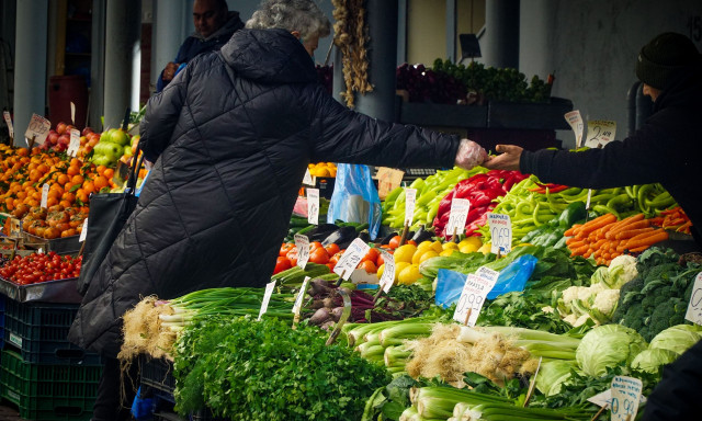 Λαχανικά από... χρυσάφι: Ποια είδη «καίνε» το οικογενειακό καλάθι
