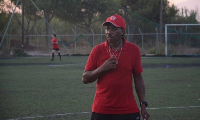 Ο άνθρωπος που κατάφερε να εξαπατήσει τη Ζάκυνθο: Παρίστανε για χρόνια παλαίμαχο άσο της Γιουνάιτεντ