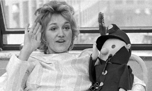 Η ιστορία της αεροσυνοδού που έπεσε από τα 10.000 μέτρα και επέζησε - Το τραγικό τέλος της