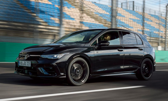 Η Black Edition είναι η πιο σκοτεινή εκδοχή του Volkswagen Golf R