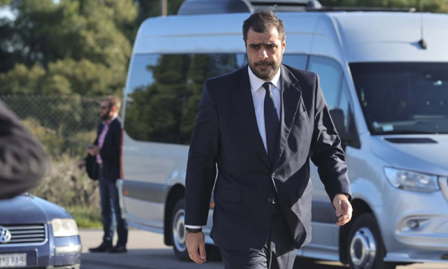 Μαρινάκης για φωτιά στο εργοστάσιο Βιολάντα: Οι σκέψεις και οι προσευχές μας με τις οικογένειες