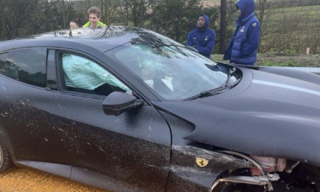 Champions League: Τροχαίο για τον Κόλο Μουανί, διέλυσε τη Ferrari του - Δείτε φωτογραφίες