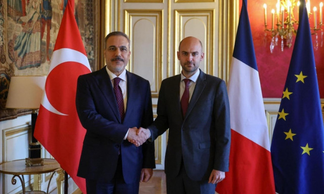 Η ατζέντα της σημερινής συνάντησης Φιντάν με τον Γάλλο υπουργό Εξωτερικών