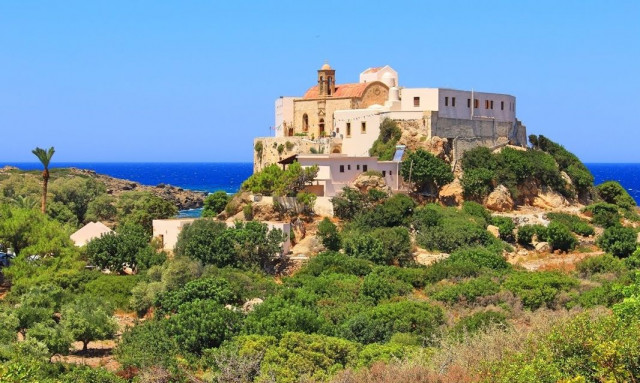 Χανιά: Χειμερινό ταξίδι στην Κίσσαμο – Από τις καστανιές του Έλους στο φως της Χρυσοσκαλίτισσας