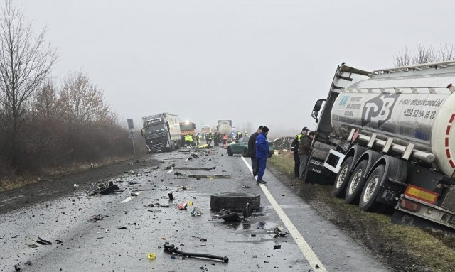 Ελληνική Πρεσβεία στο Βουκουρέστι: «Νεκροί οι επτά από τους 10 επιβαίνοντες του ελληνικού βαν»