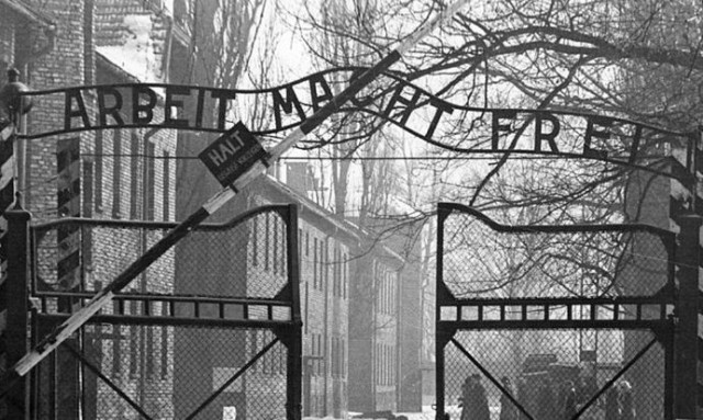 Δένδιας για Ολοκαύτωμα: «Αλήθεια είναι η άρνηση της λήθης - Δεν ξεχνάμε»