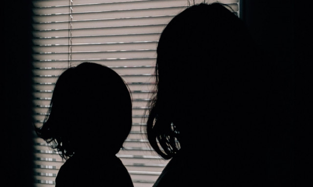 Ηράκλειο: Είχε φυλακίσει τη σύζυγό του στο σπίτι - Την κακοποιούσε και την παρακολουθούσε με κάμερες