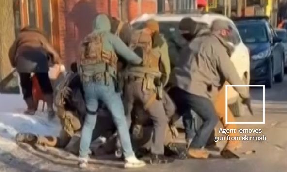 Μινεσότα: Βίντεο-ανάλυση καταγράφει καρέ-καρέ τα θανάσιμα λάθη των πρακτόρων - «Πού είναι το όπλο;»