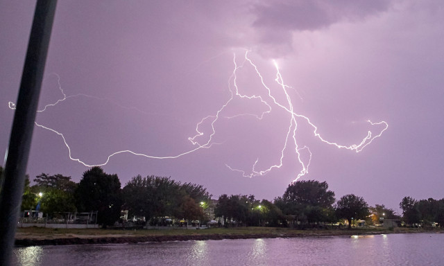Κακοκαιρία: Διαδοχικά κύματα θα σαρώσουν τη χώρα – Έρχονται νέες καταιγίδες και θυελλώδεις άνεμοι