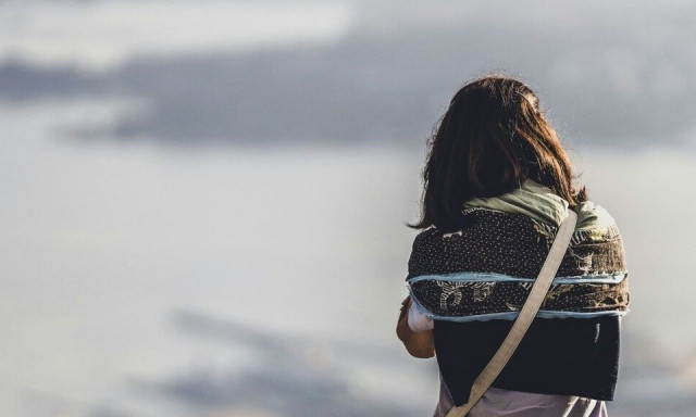 Θεσσαλονίκη: Άγριος ξυλοδαρμός 16χρονης από 4 ανήλικες - Την κατέγραφαν με τα κινητά τους