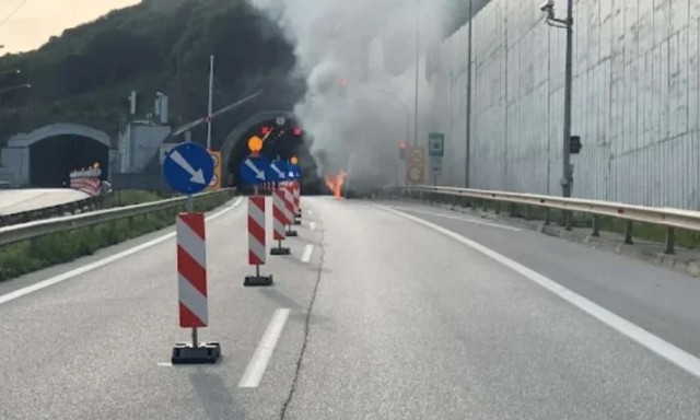 Εγνατία Οδός: Φωτιά σε φορτηγό στην Ηγουμενίτσα - Έκλεισε το ρεύμα προς Ιωάννινα (Βίντεο)