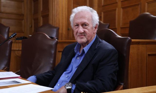 ΟΠΕΚΕΠΕ: Πόλεμος κυβέρνησης-ΠΑΣΟΚ για την υπουργία Σκανδαλίδη – Στήριξη και από ΣΥΡΙΖΑ