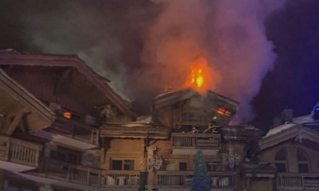 Γαλλία: Πυρκαγιά σε πολυτελές ξενοδοχείο στο Κουρσεβέλ - 270 άτομα εκκένωσαν το κτίριο (Βίντεο)