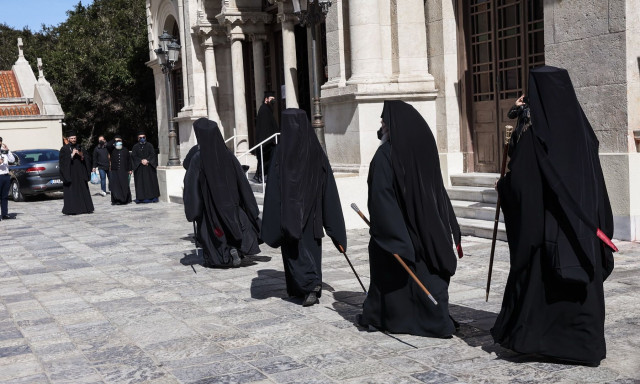 Σήμερα η «μάχη της Κρήτης» με την εκλογή των δύο μητροπολιτών στις χηρεύουσες έδρες – Τα φαβορί