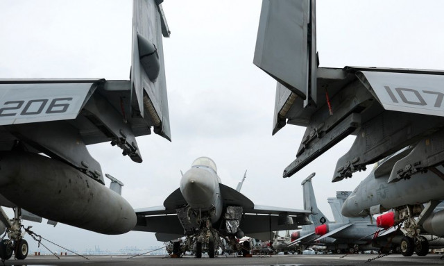 Οι ΗΠΑ κλιμακώνουν την πίεση στην Τεχεράνη: Άλλη μια «όμορφη αρμάδα πλέει όμορφα» προς το Ιράν