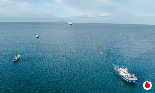 Vodafone: Κατασκευάζει νέο υποθαλάσσιο καλωδιακό σύστημα για την ενίσχυση της συνδεσιμότητας