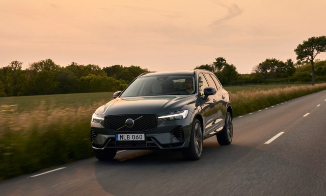H Volvo ανανεώνει τα XC40, XC60 και XC90 με νέα υβριδικά συστήματα