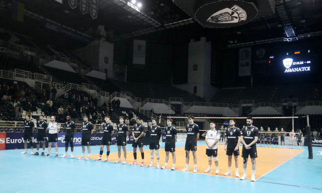 Βόλεϊ: Πρόκριση του ΠΑΟΚ στους «8» του Challenge Cup, αφιερωμένη στα 7 αδικοχαμένα «παιδιά» του