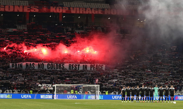 Λιόν – ΠΑΟΚ: Ούτε «ανάσα» δεν ακούστηκε στο ενός λεπτού σιγή | «Ο πόνος δεν έχει χρώμα...»