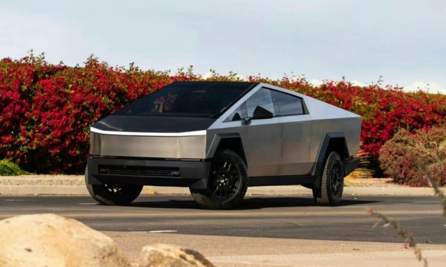 Cybertruck: Το όνειρο από ατσάλι που λύγισε