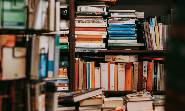 Λάρισα: Η παραμυθένια βιβλιοθήκη σε σοφίτα χωριού που κρύβει βιβλία και θησαυρούς του 18ου αιώνα