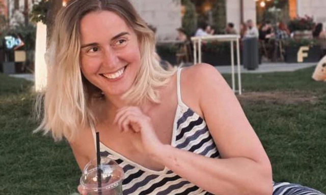 «Βρίσκω αγόρι σε κάθε χώρα: Μου δείχνουν αξιοθέατα και πληρώνουν για τα ραντεβού»