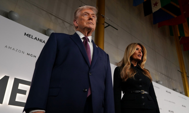 ΗΠΑ: Συνομιλούμε με το Ιράν δηλώνει ο Τραμπ